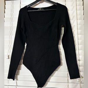 House of Harlow Black Ribbed Sweetheart Neckline long sleeve bodysuit Size L